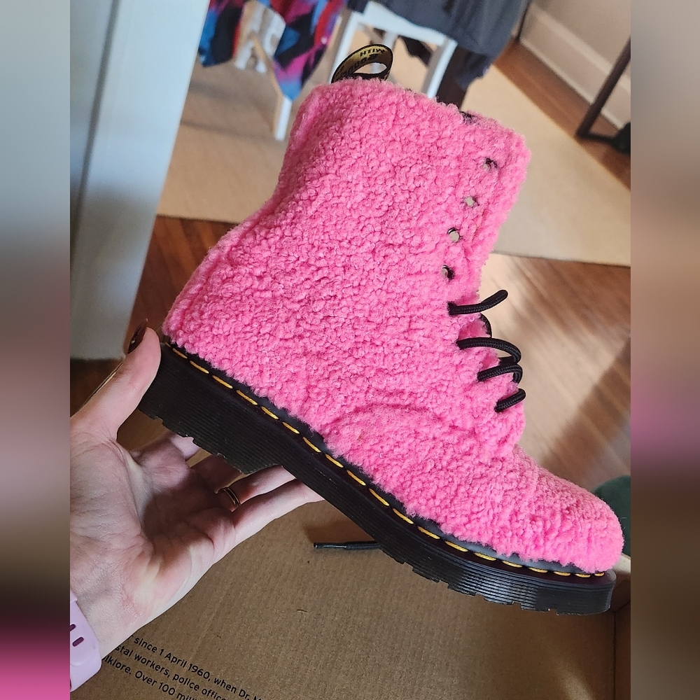 NIB Doc Martens Pink Sherpa Pascal Boots EU38